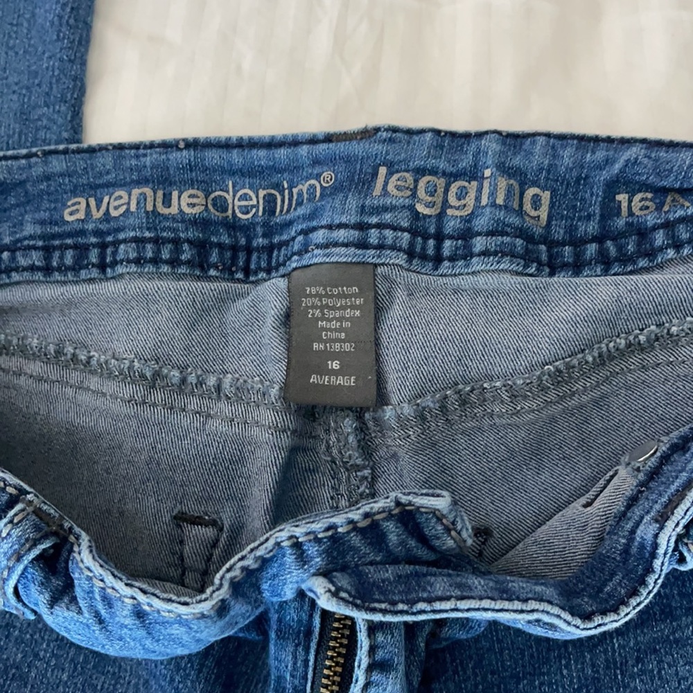 Avenue Denim Legging - Picture 2 of 4